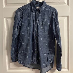 American Eagle Blue Button-Up Shirt with White Pattern